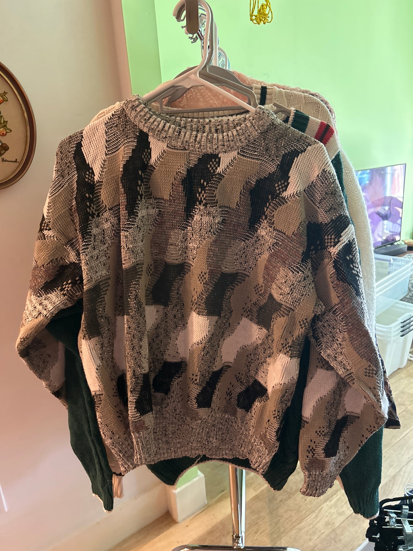 Knit black/gray crewneck sweater