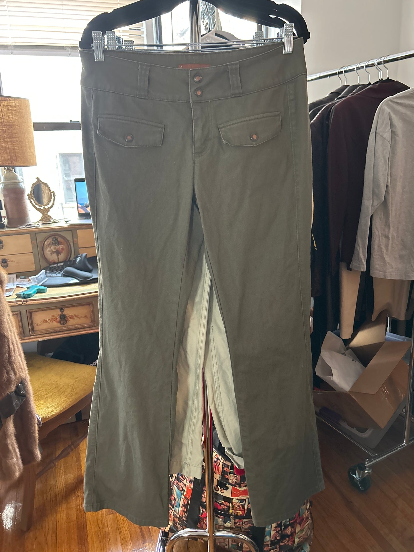 Lee jeans in olive
