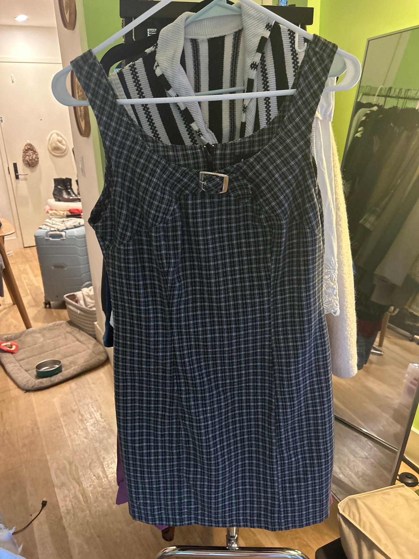 Plaid dress with buckle