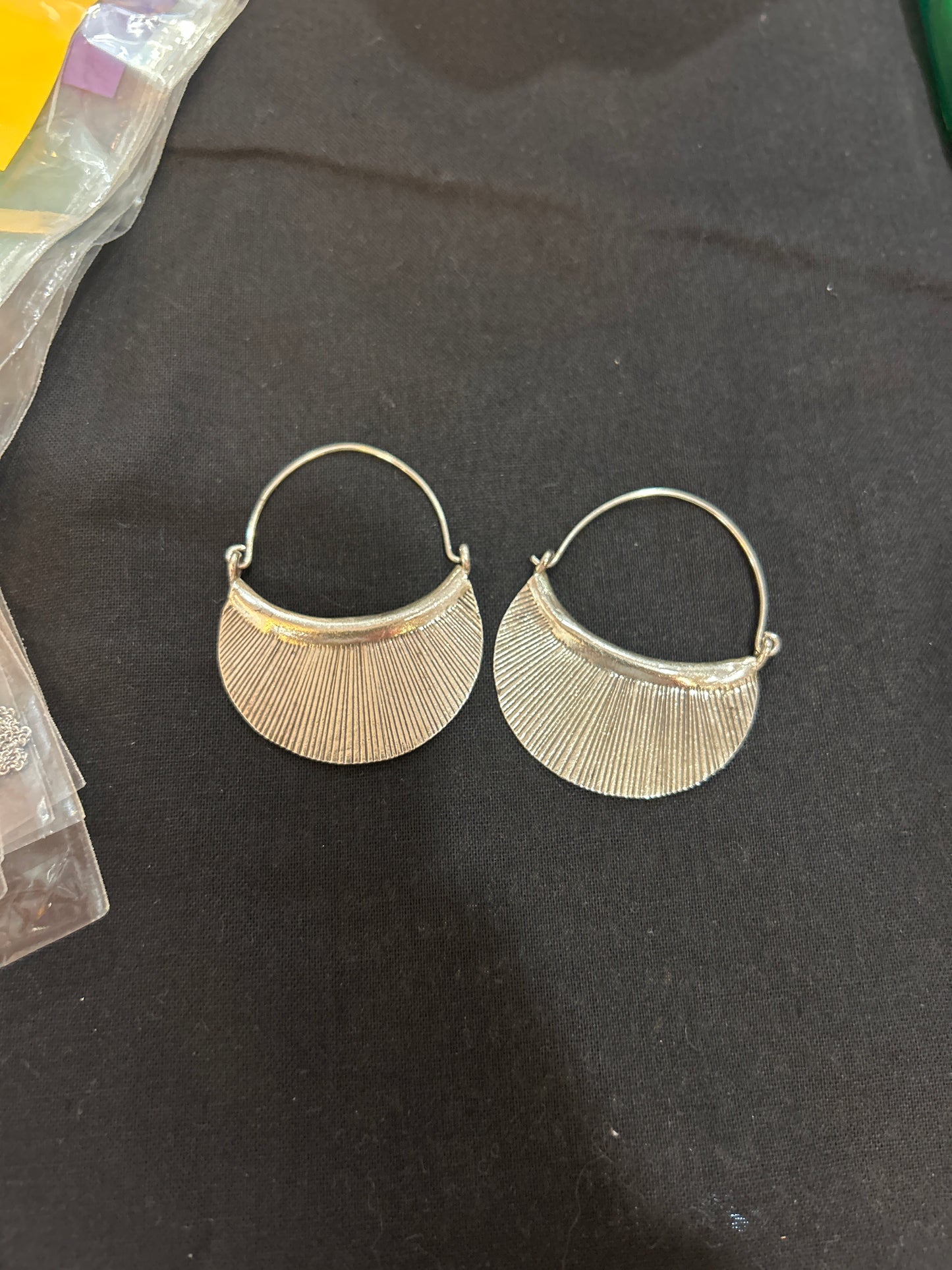 Fan hook earrings 01504M