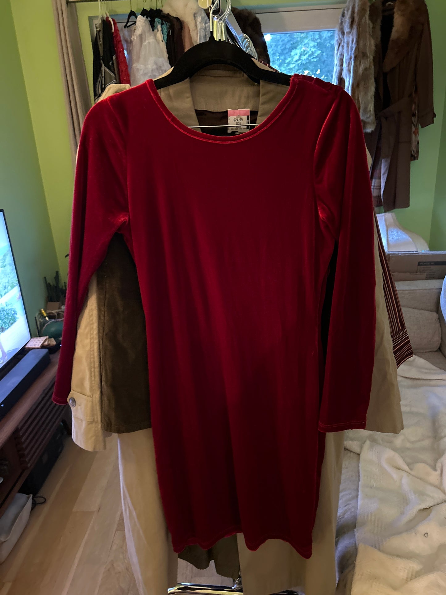 Red velvet backless dress
