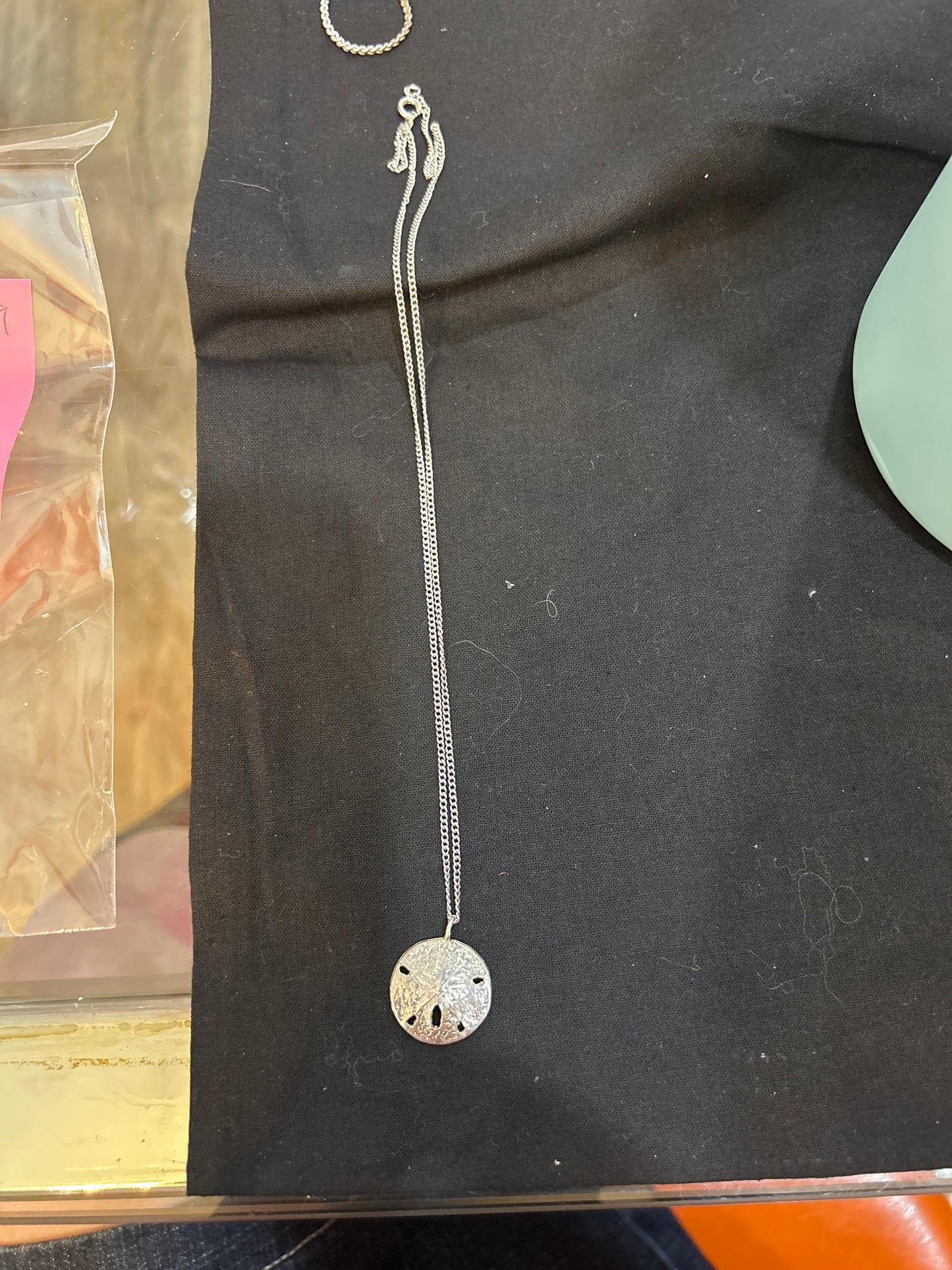 Sand dollar necklace 015054