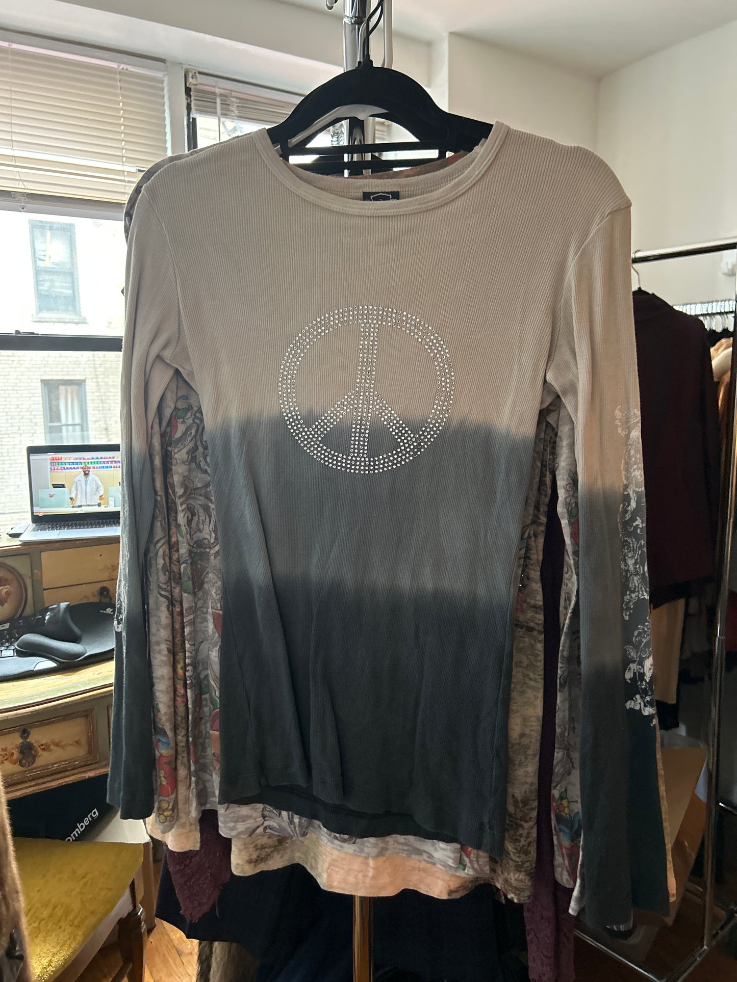Slide USA peace sign long sleeve