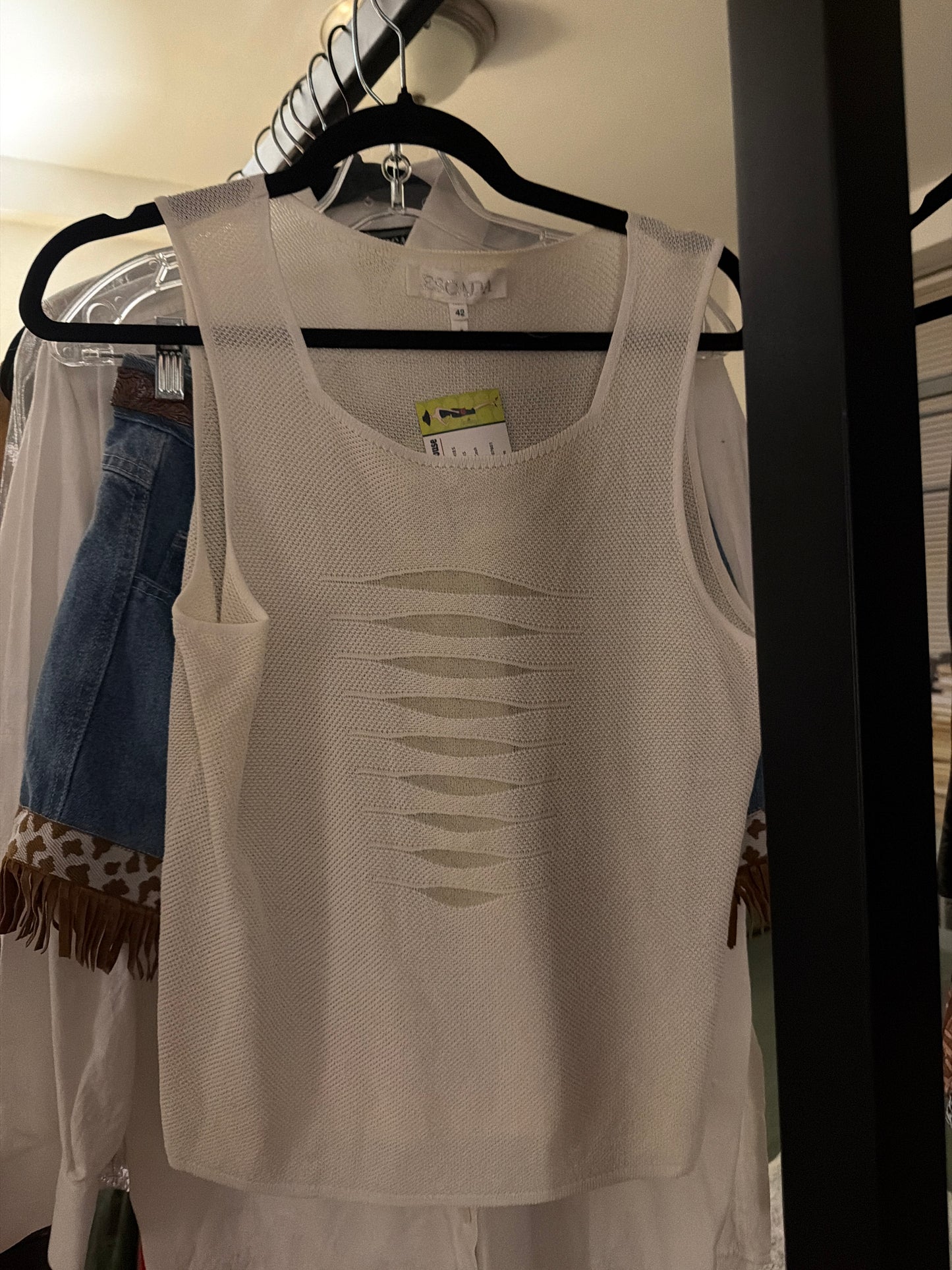 Escada white top JM 9