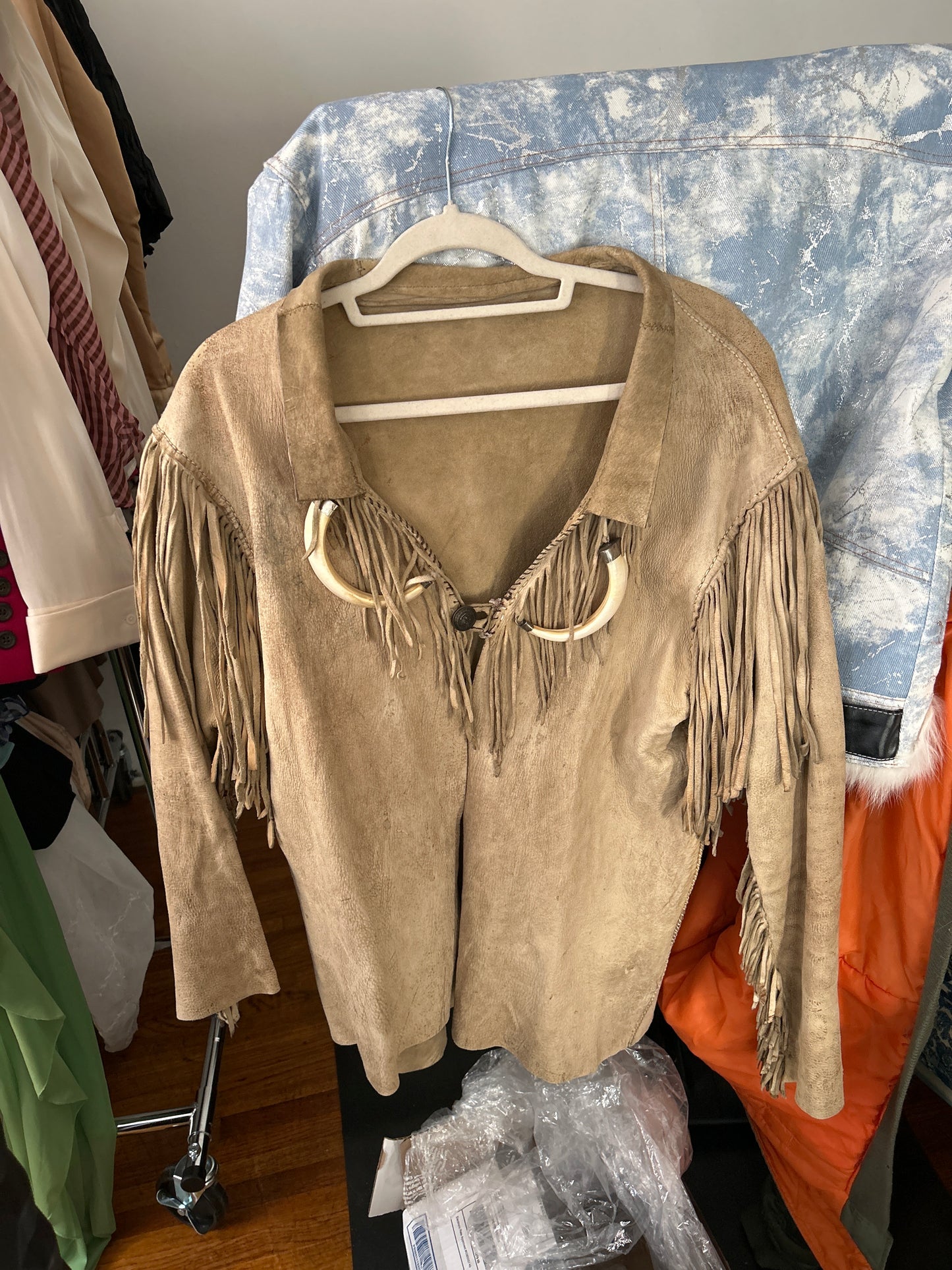 Daniel Boone jacket with warthog tusk