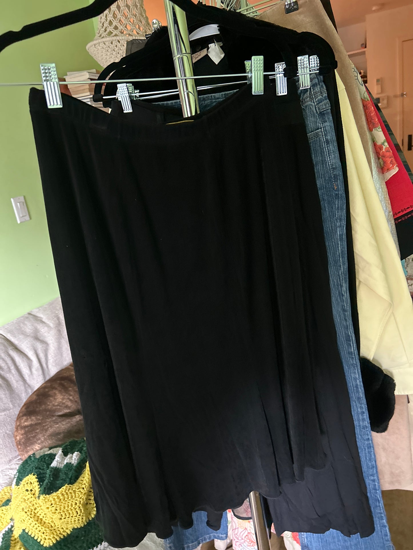Mirasol black skirt
