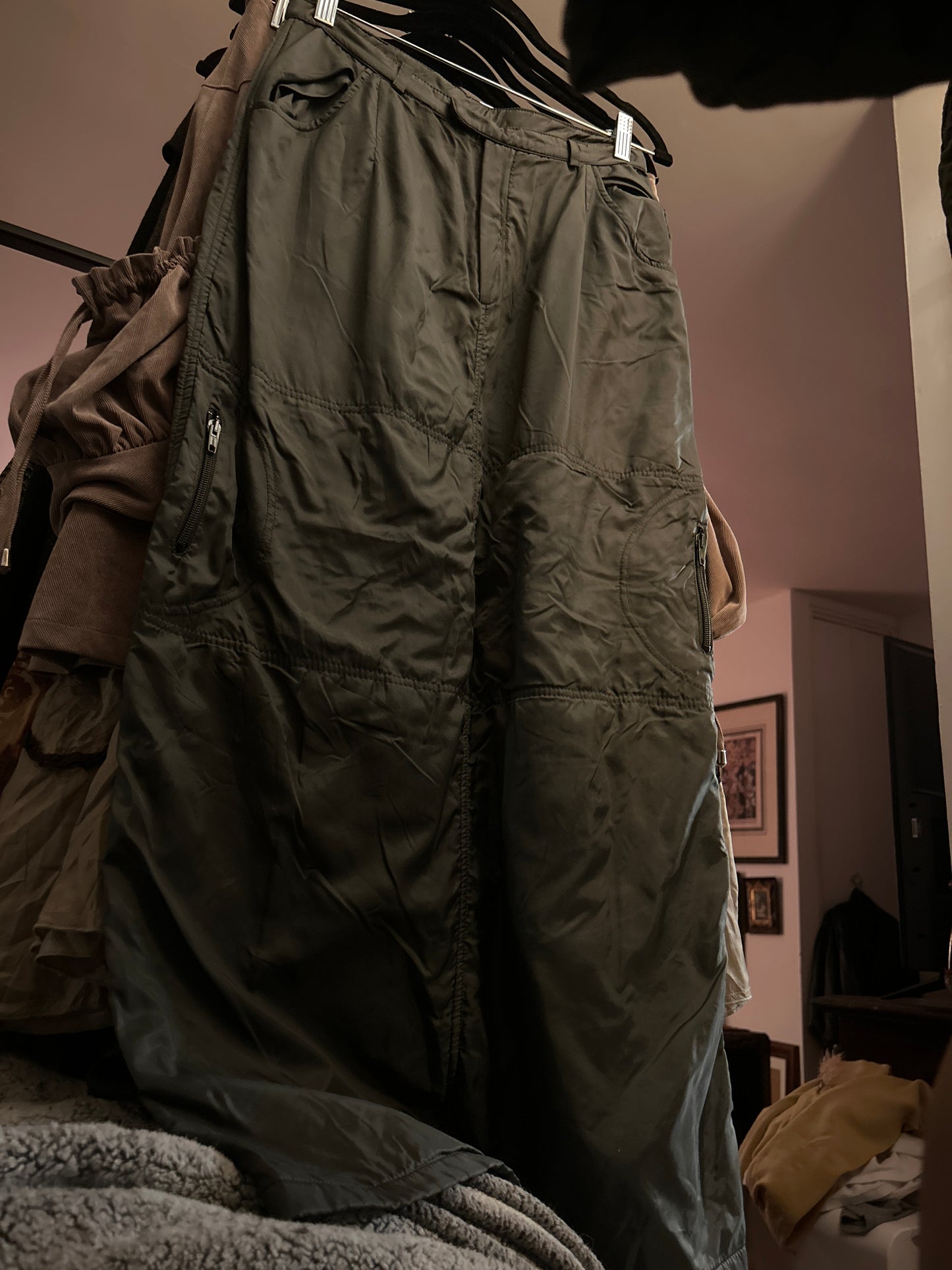 B Side dark green skirt 0150C8