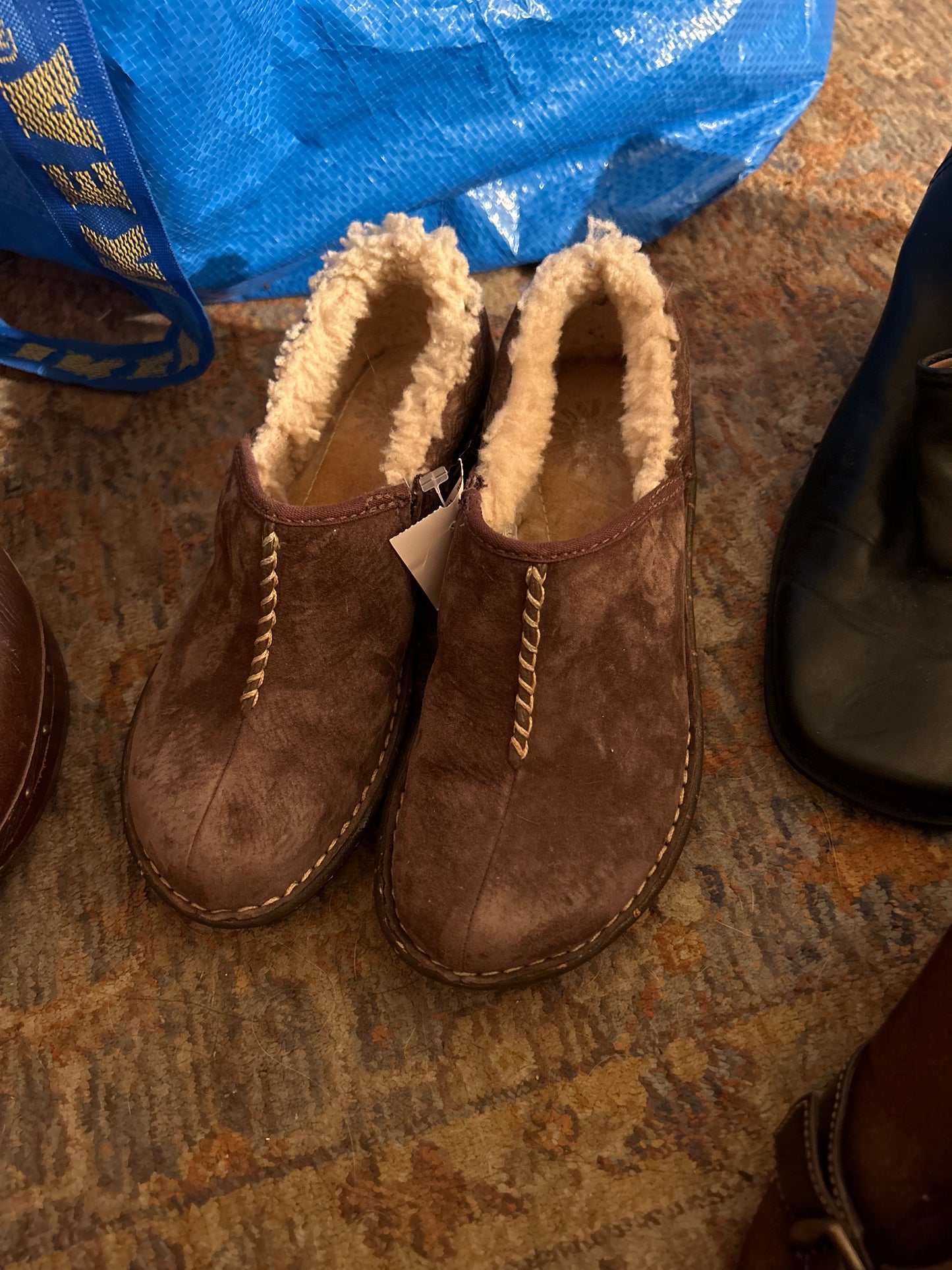 UGG bettey brown suede loafers sz 6
