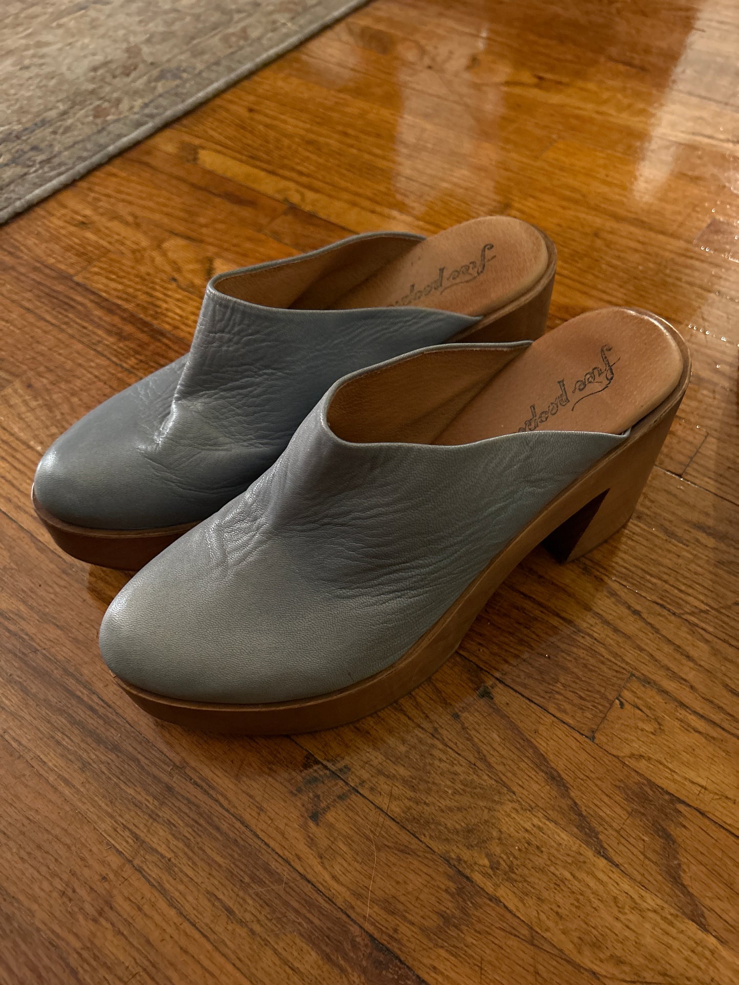 Street rat free people clogs sz 10