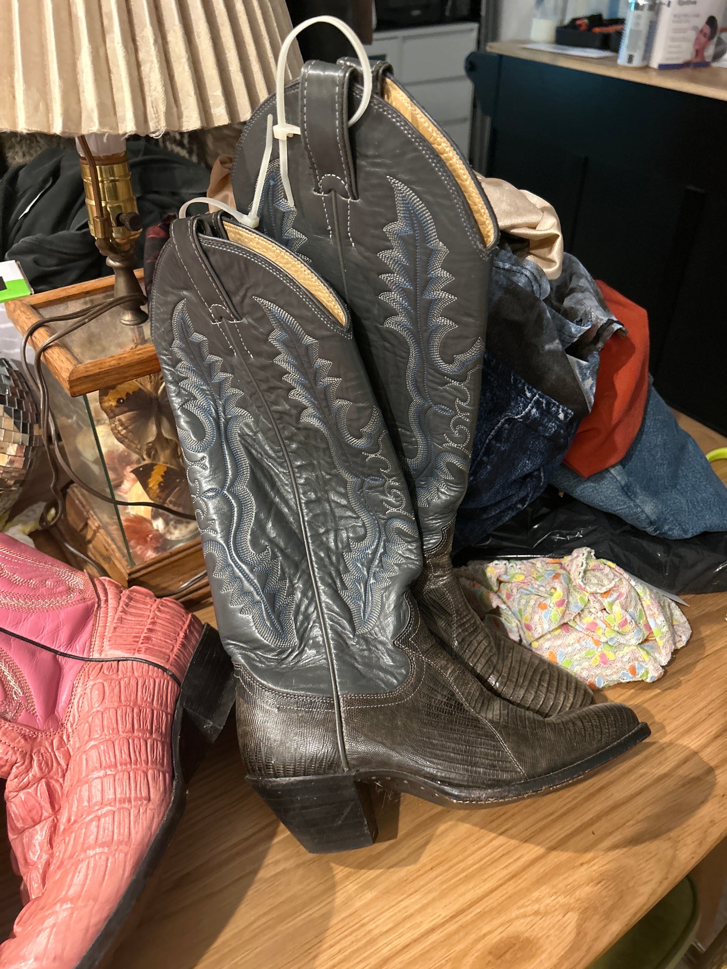 STREETRAT Grey cowboy boot sz 6