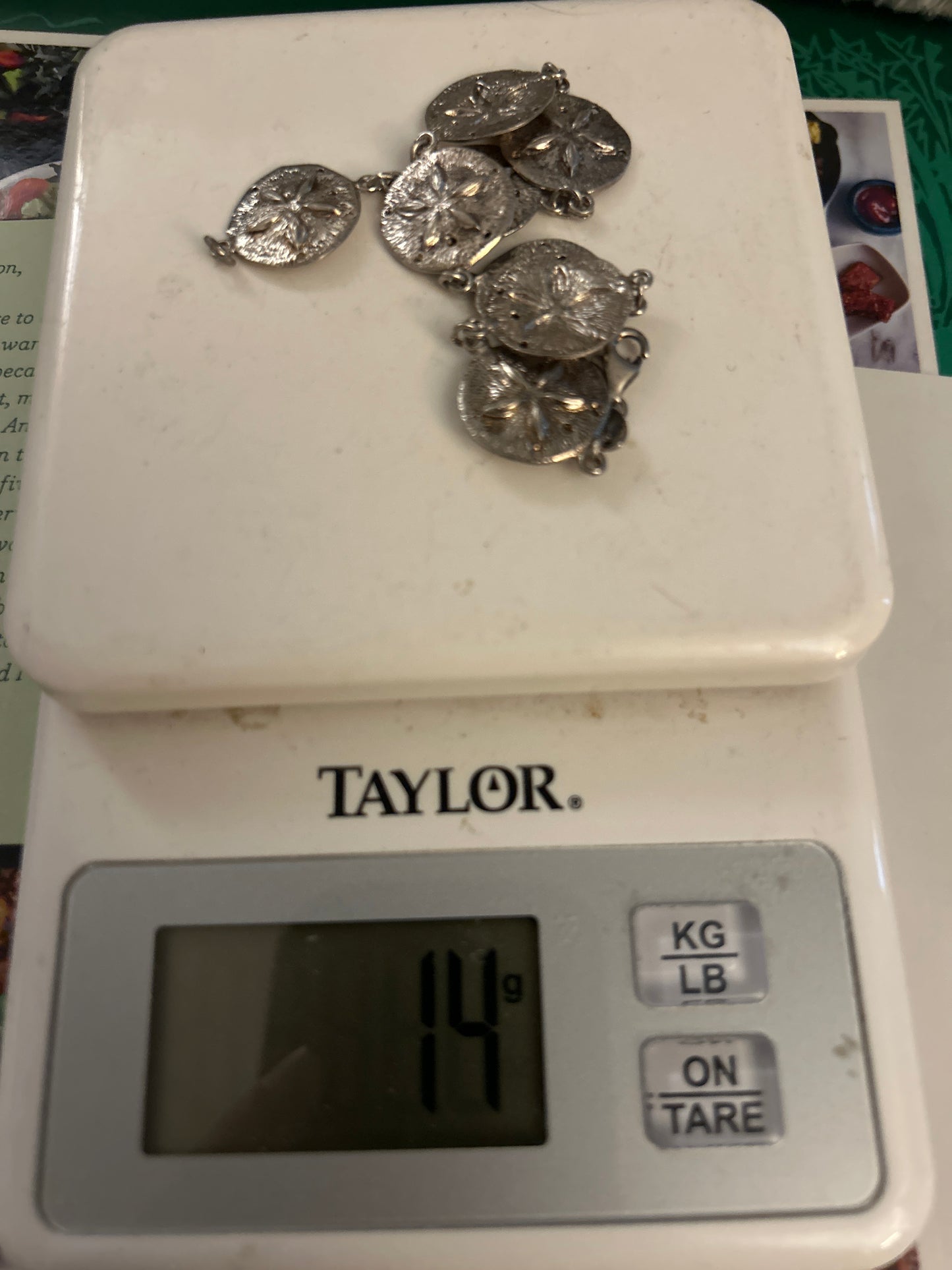 Sand dollar bracelet 14g 01503C
