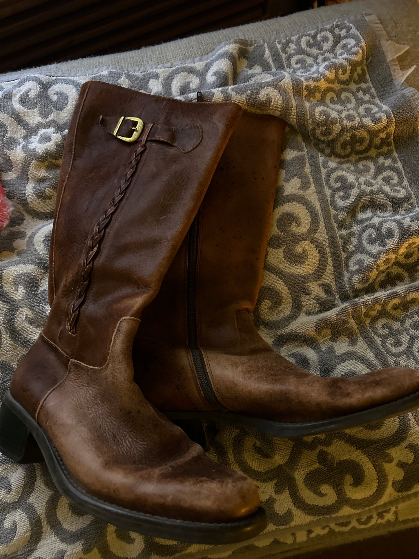 Street rat brown boot w braid sz 9