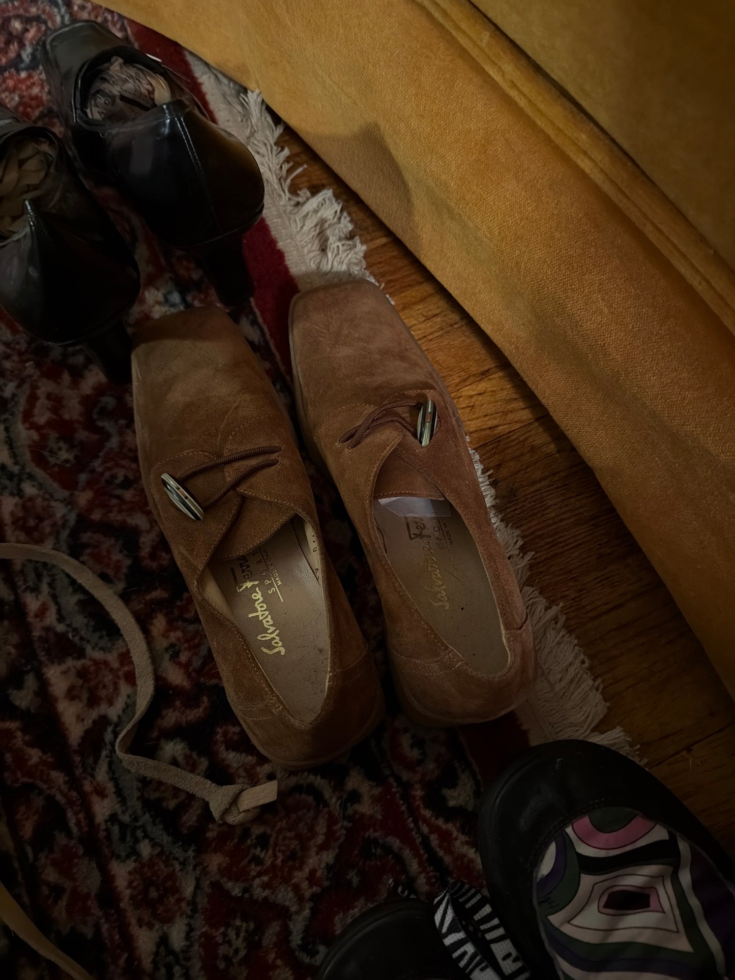 Ferragamo suede shoe JM 72
