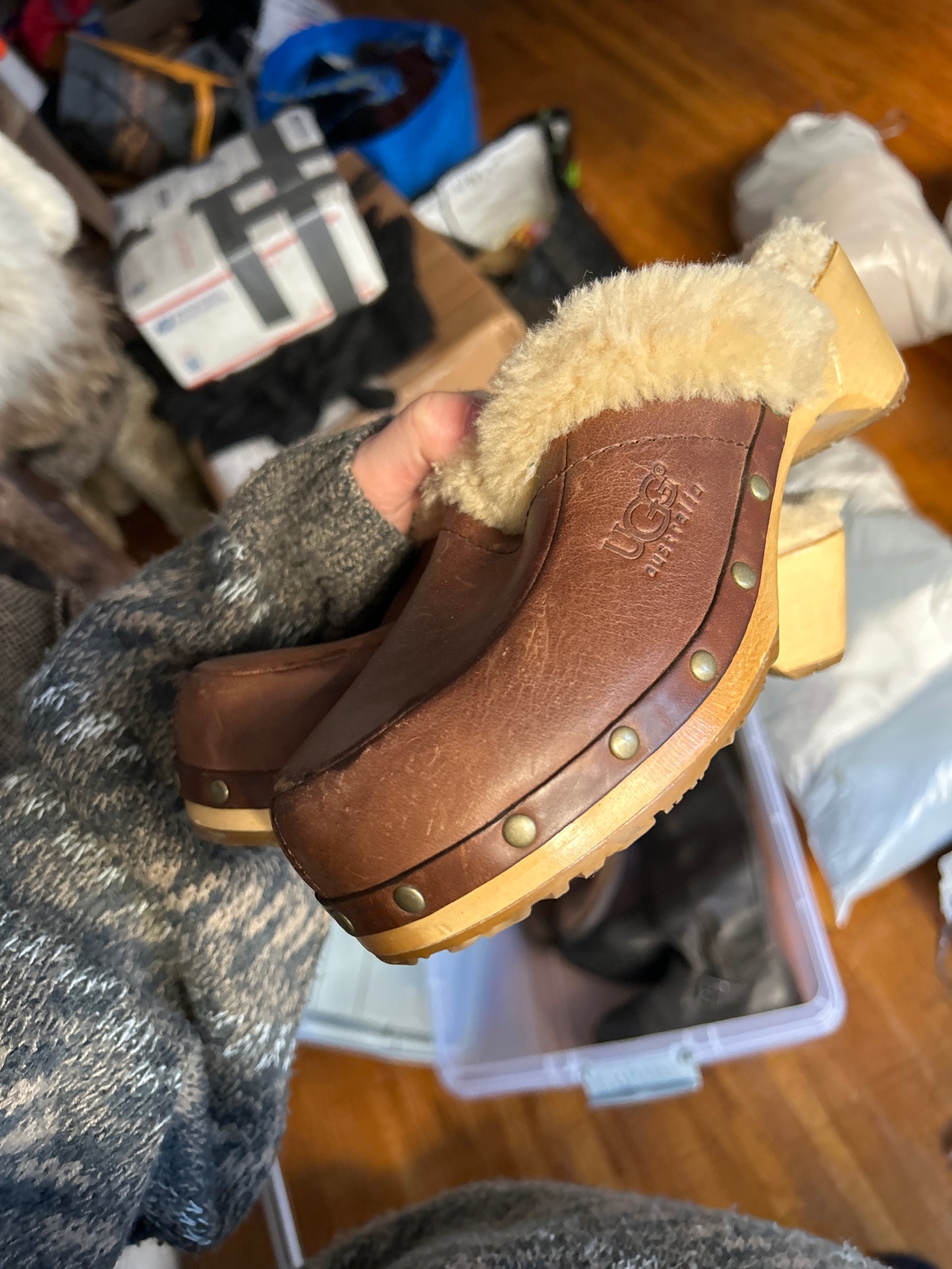 Street rat Ugg leather clogs sz 6