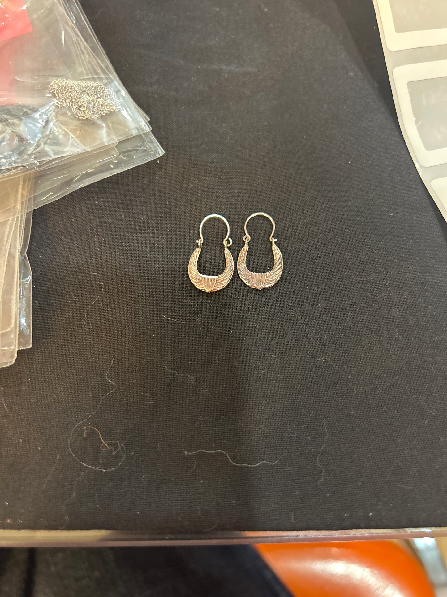 Small detailed hoops 01504P