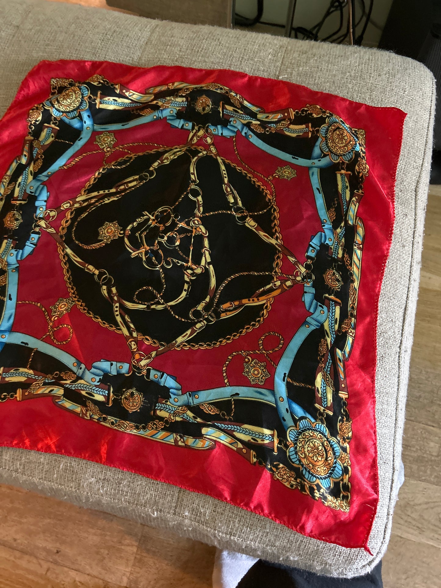 Red chain print scarf
