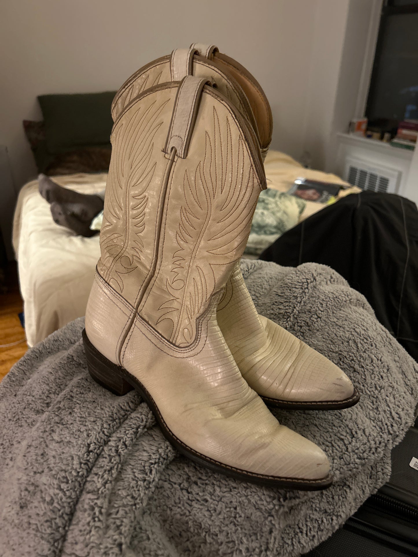 Street rat off white cowboy boot size 9