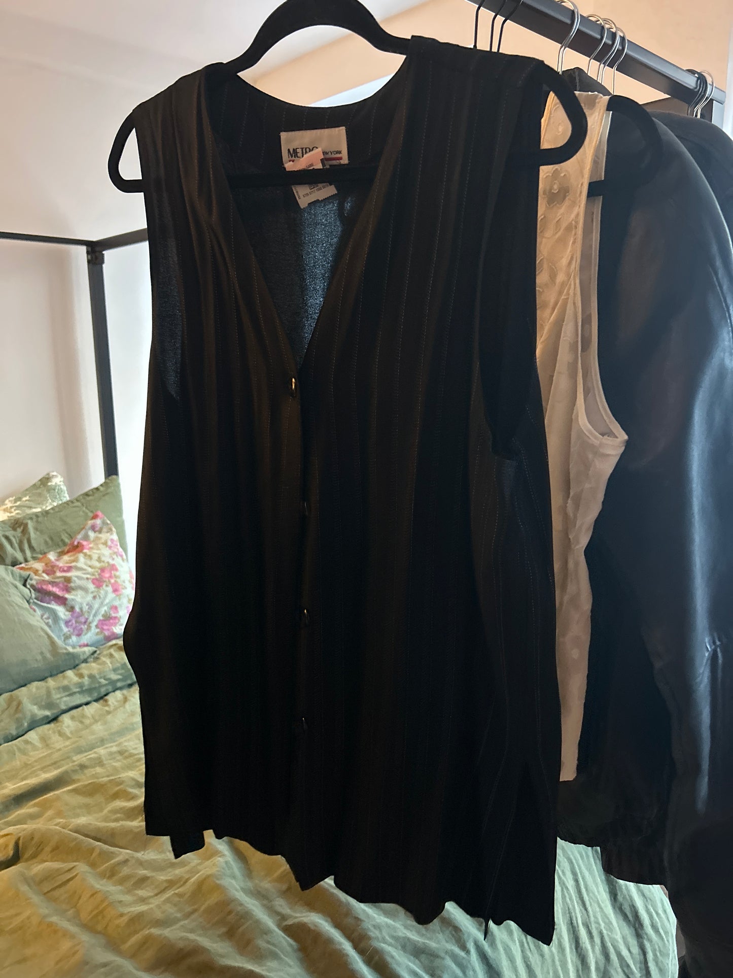 Pin stripe vest metro