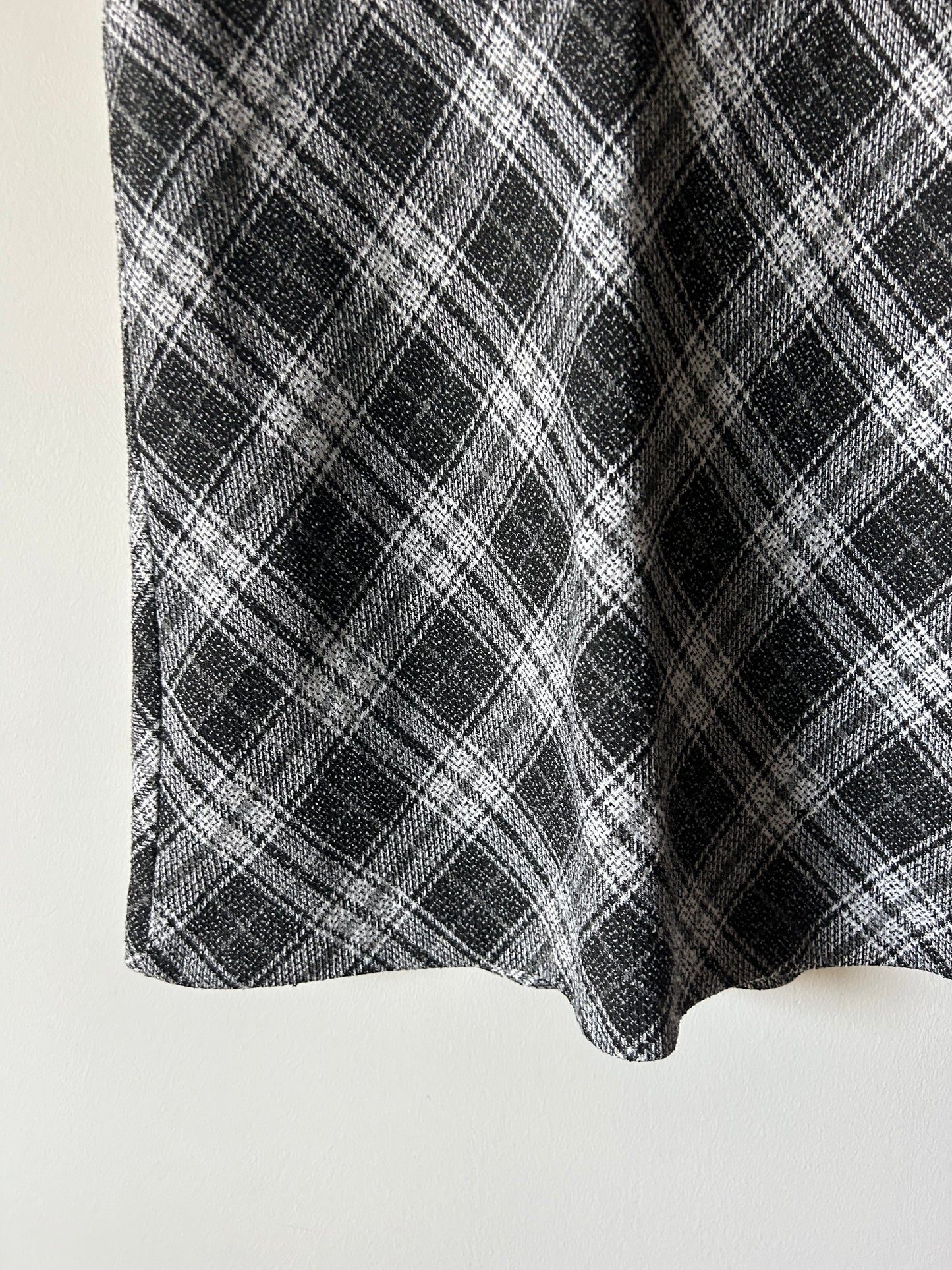 charcoal gray plaid midi pencil skirt