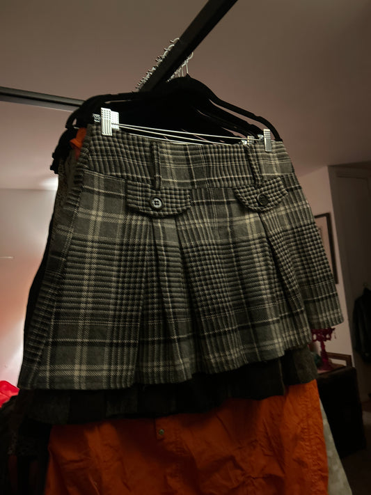 Black and white plaid skirt