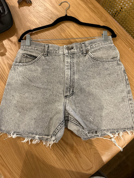 Lee cut off grey shorts