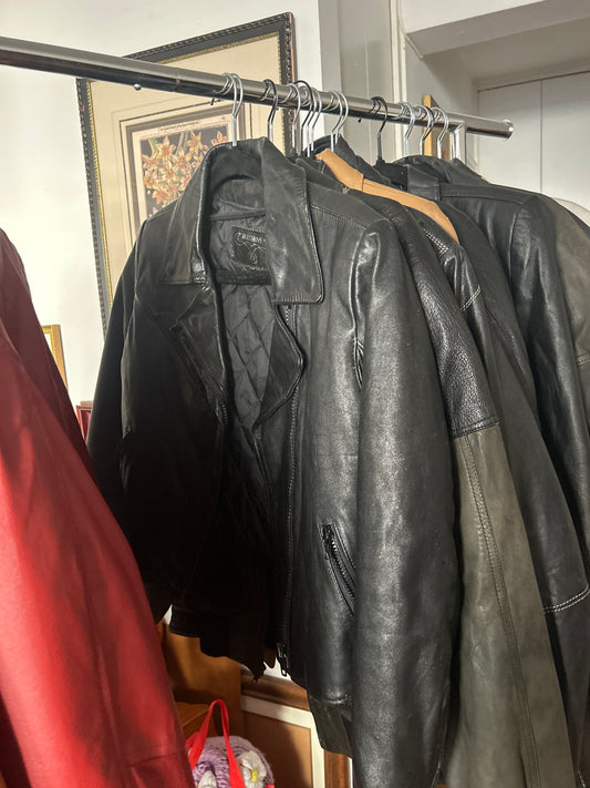 Bullskins black leather bomber