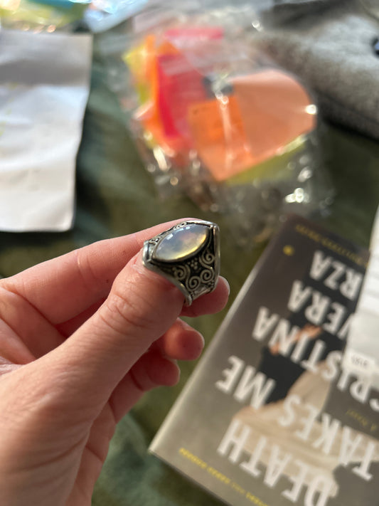 Glowing moonstone ring 015078