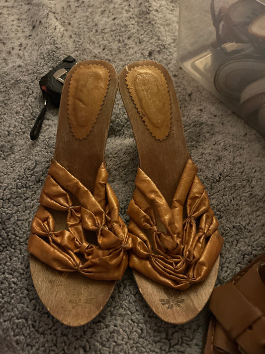 Wood kitten heel orange sandal