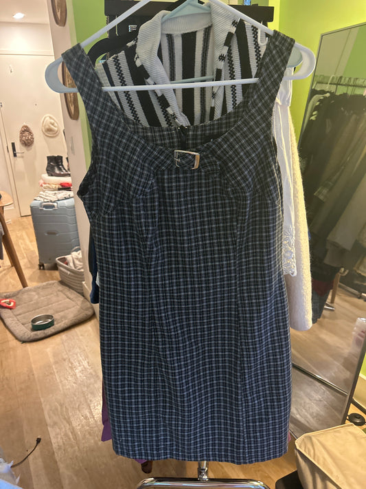 Plaid dress with buckle