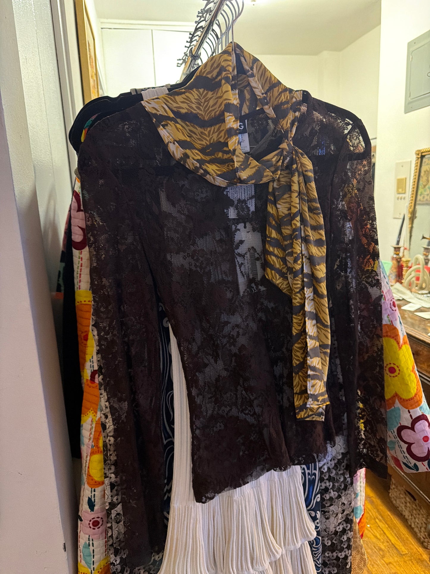 D&G top with lace JM 21B