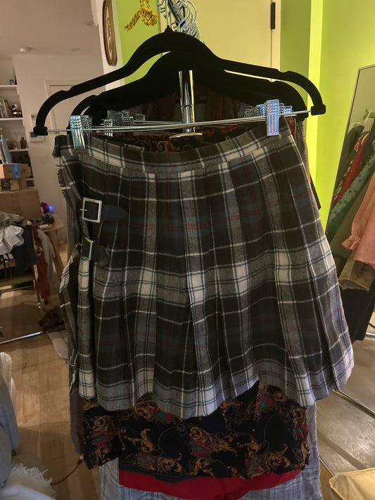 Plaid mini skirt