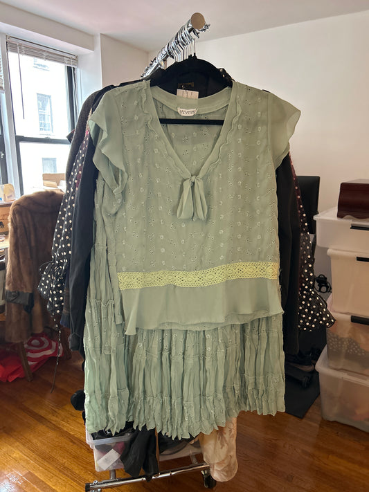 JM 237 mint two piece set