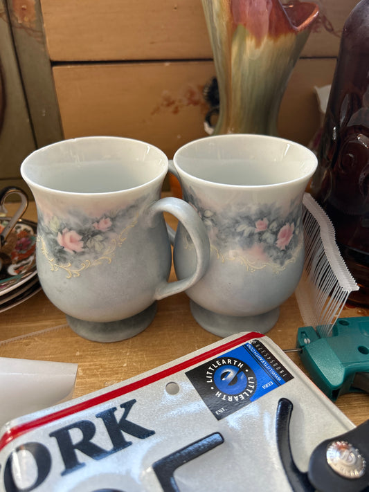 Set of rose / periwinkle mugs