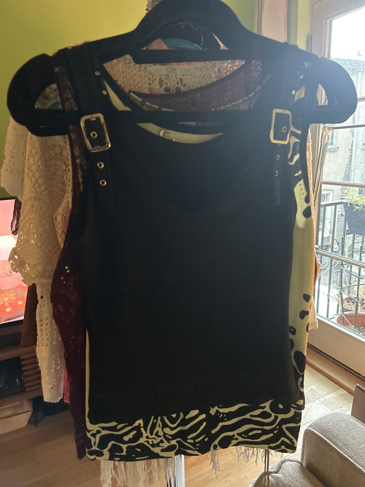Black buckle tank