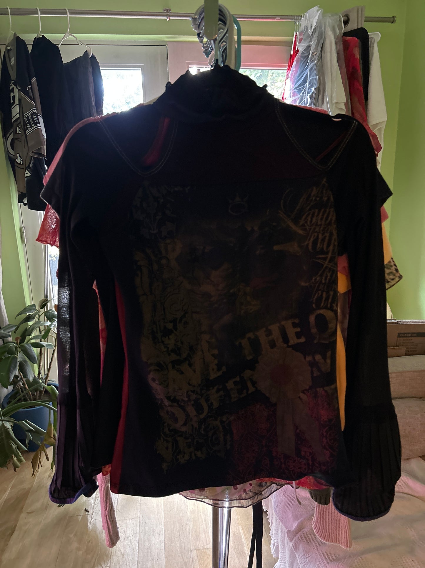 Save the queen top