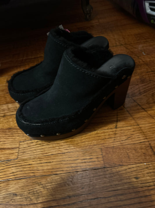Street rat Ugg Aubriana black shearling Heel sz 8