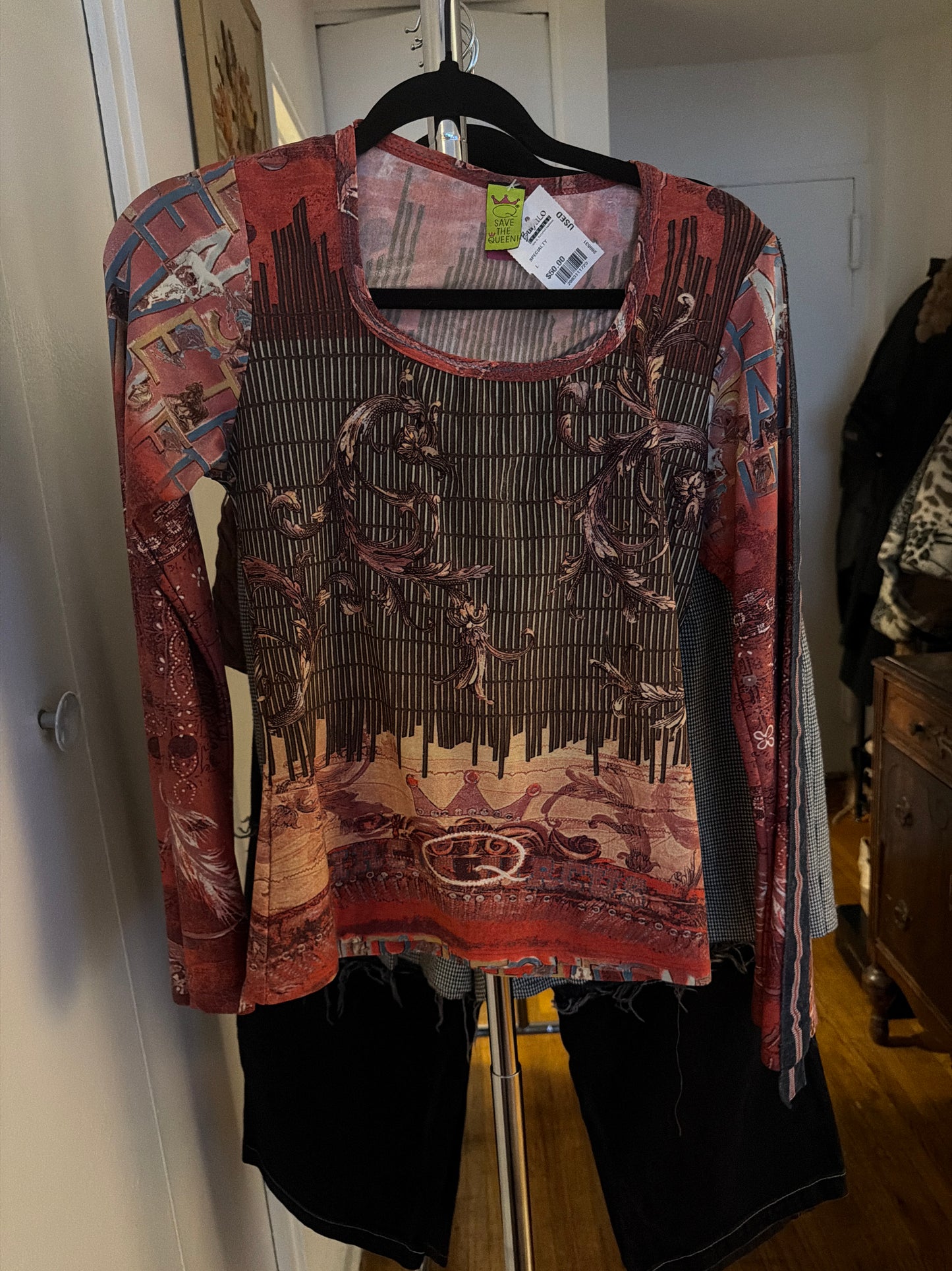 Save the Queen graphic top