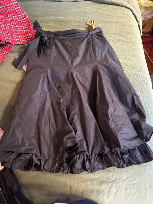 Uptown woman black tiered skirt