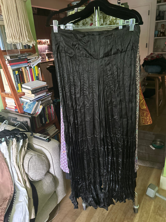 Black crinkle pants