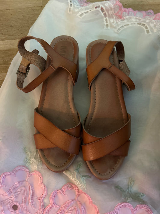 MIA brown open toe sandals