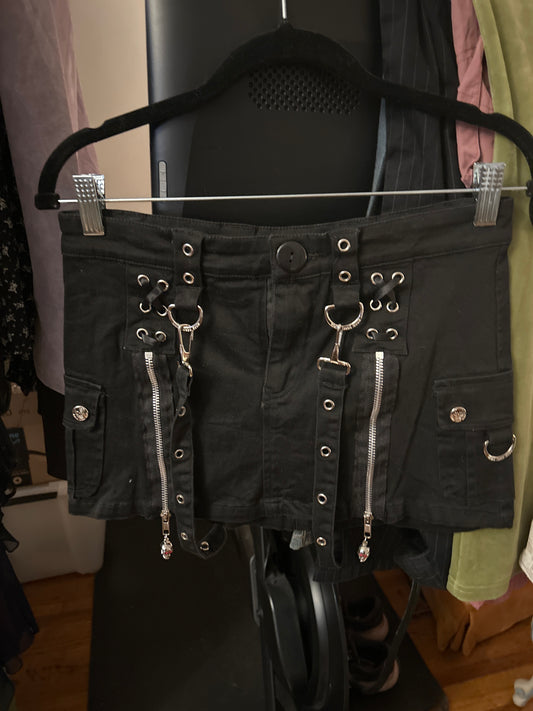 Black mini skirt with skull details