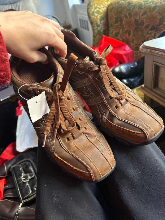 Brown leather Skechers sneakers
