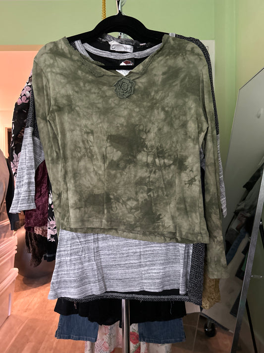Green tie-dye top with rosette