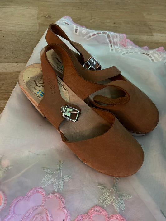 Brown close toe sandals Stockholm
