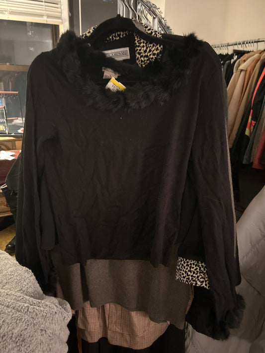 Escapade black sweater with faux fur trim