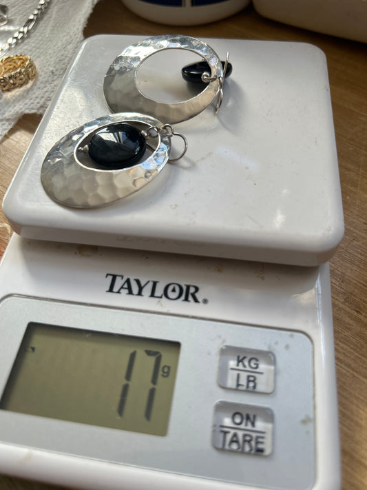 Sterling silver hammered hoop earrings with Black stone 01502V