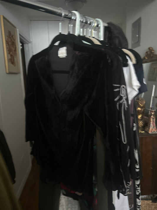 D & R black velvet top