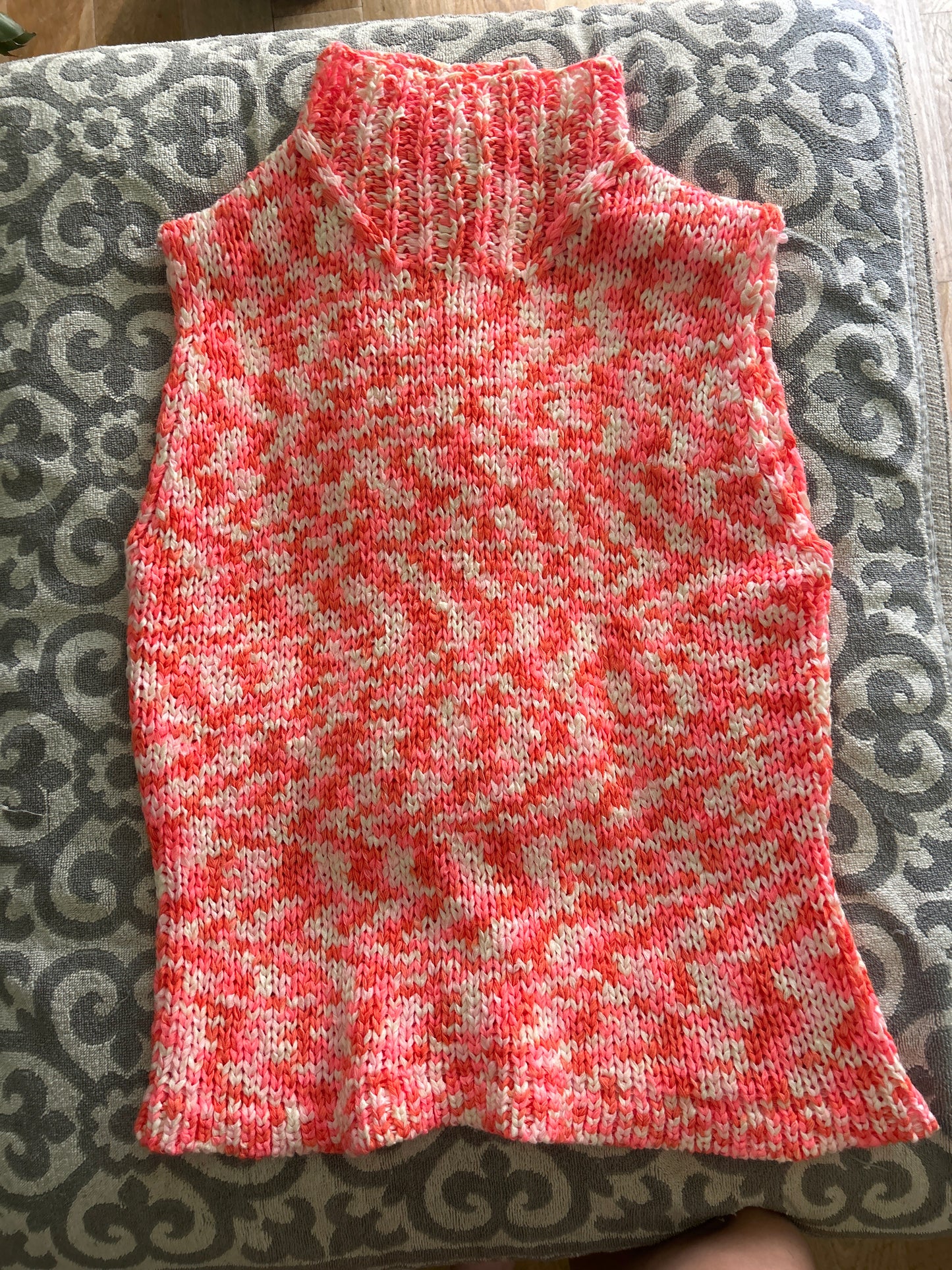 Pink/orange sleeveless turtleneck