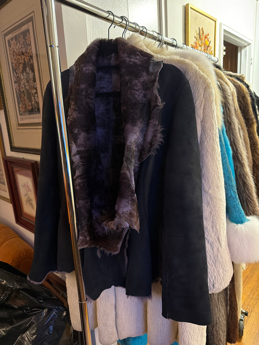 Black/purple shearling JM 16
