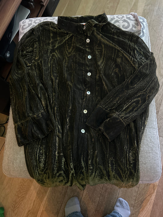 Exposé sheer gold shimmer button up